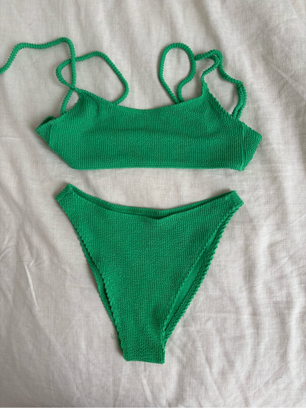 Skatie Crinkle Bikni set in Keylime in size Medium